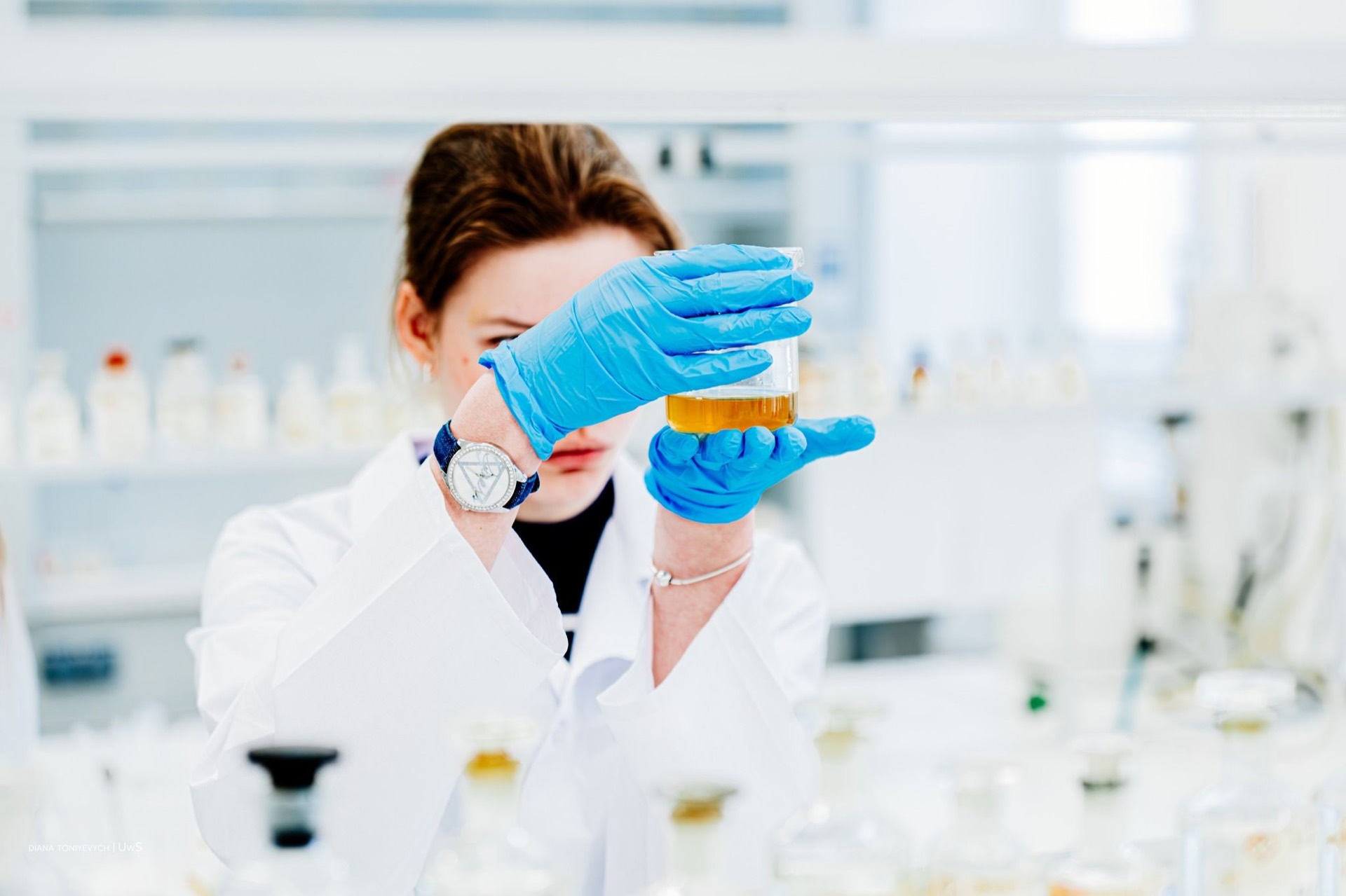 uczestnicy IV konkursu chemicznego na laboratorium