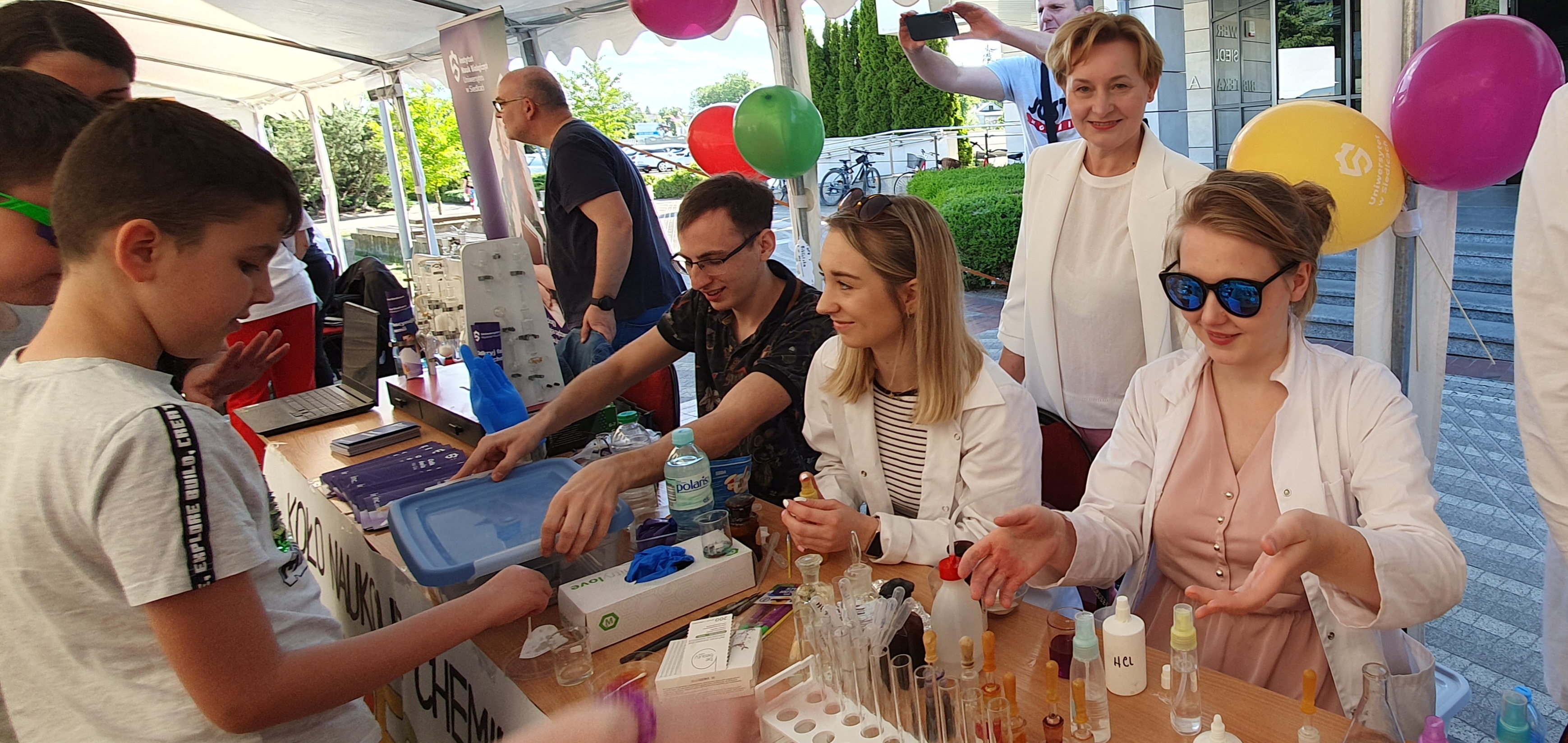 zdjęcia z pikniku naukowego