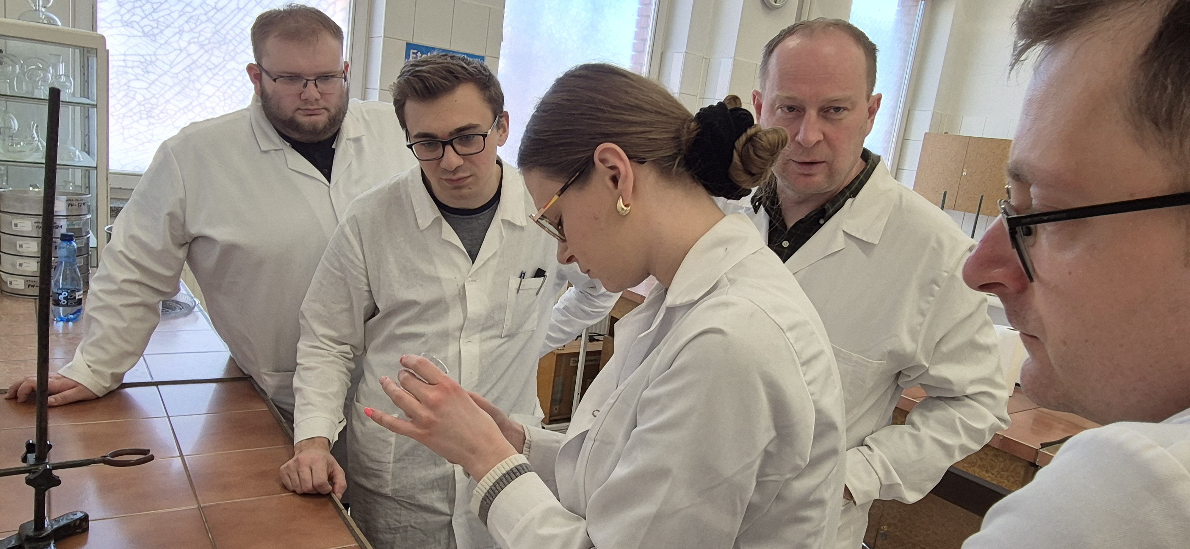 zdjęcia uczestników finału konkursu chemicznego 
